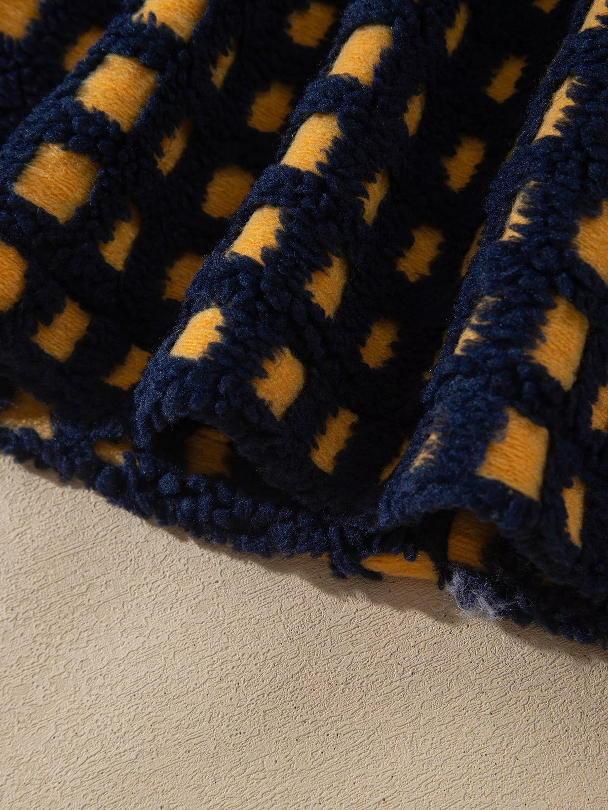 d98d7cde518647fd8bac2a751f3f98cf-Max-Origin